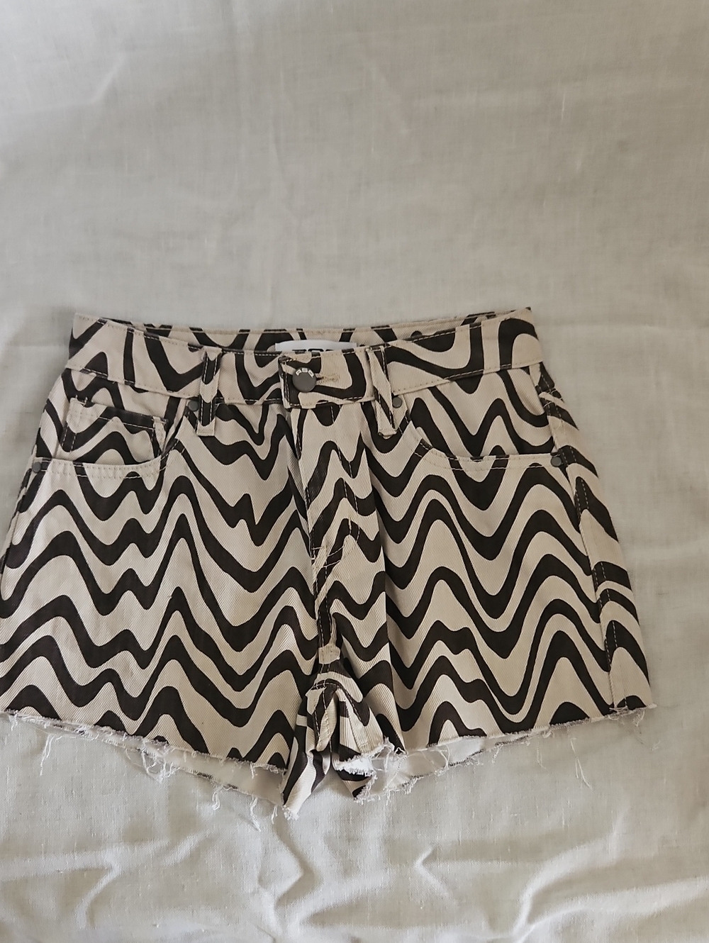 RSQ Brown And Tan Wavy Print Jean Shorts